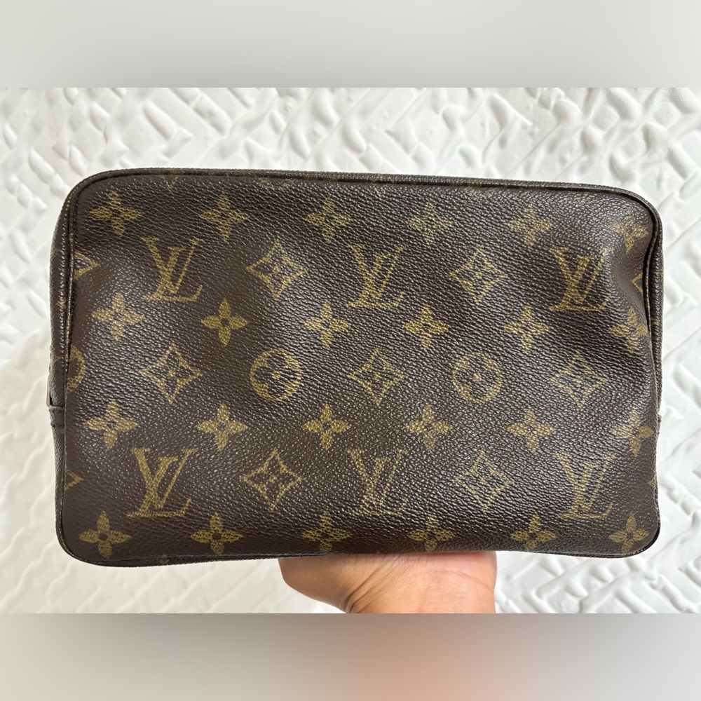 Louis Vuitton Toiletry Bag Trousse 23